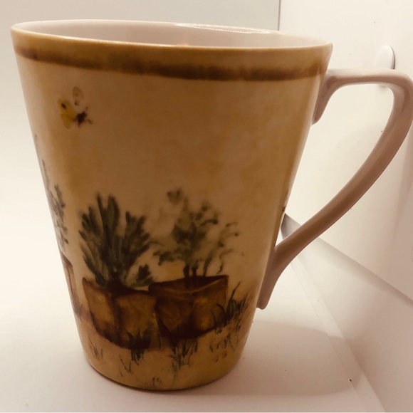 222 Fifth Mugs by Cheri Plum - “Cheri’s Garden” - 4 mug set - Picture 3 of 6